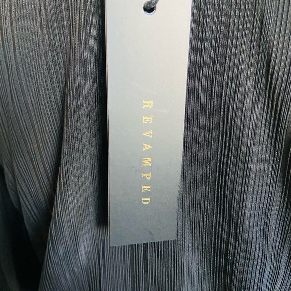 Black Shiney Ribbed Frint Tie Top - Picture 3 of 6